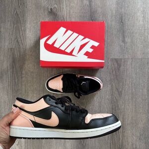 Air Jordan 1 Low 'Crimson Tint'